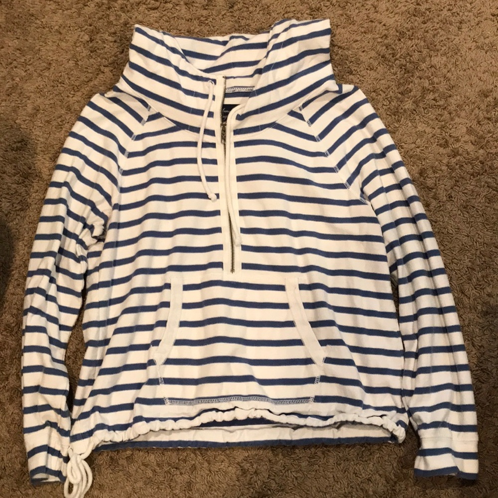 American eagle size L. Sweater, 3/4 zip